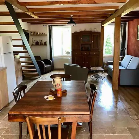 Nyaraló La-haut Auzelles