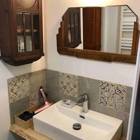 La-haut Nyaraló Auzelles