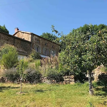 La-haut Nyaraló